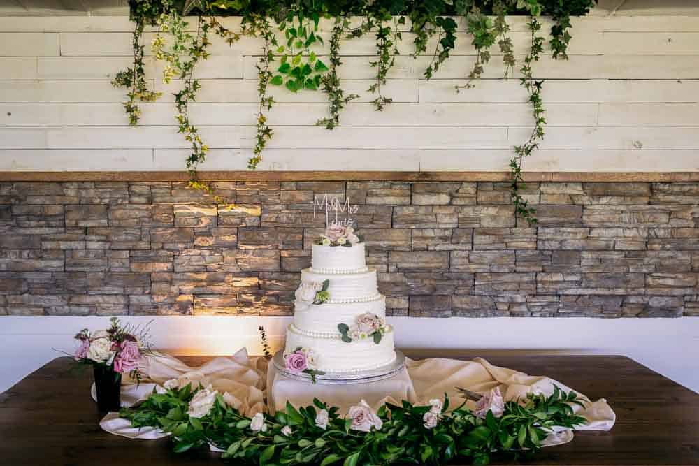 Wedding cake on display at Bogeys wedding venue.